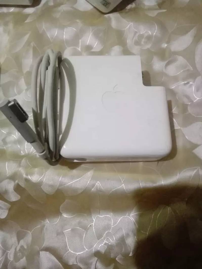 100% genuine Macbook chargers 45,60,85 watt air & pro Msafe1 & 2 5