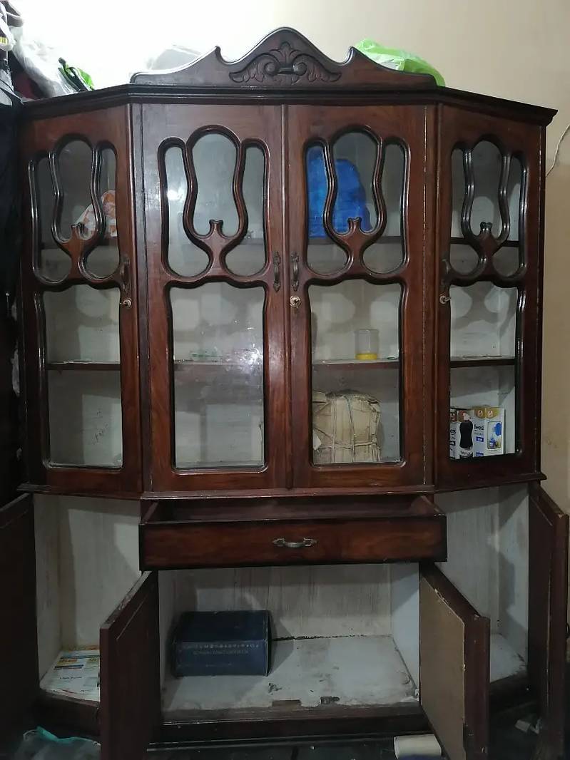 Solid wood showcase 4 doors plus storage cabinets very strong 5