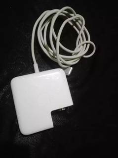 Macbook pro and air chargers genuine stock 0