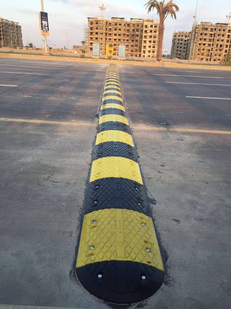 Rubber speed breaker for vehicle speed decreaser 1