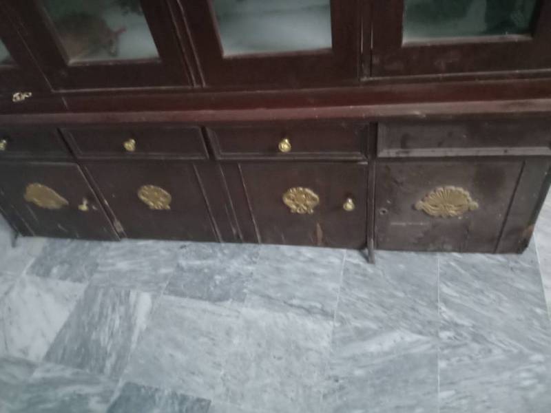 Bed and dressing table 6