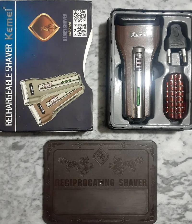 Rechargeable shaver new h good condition 1