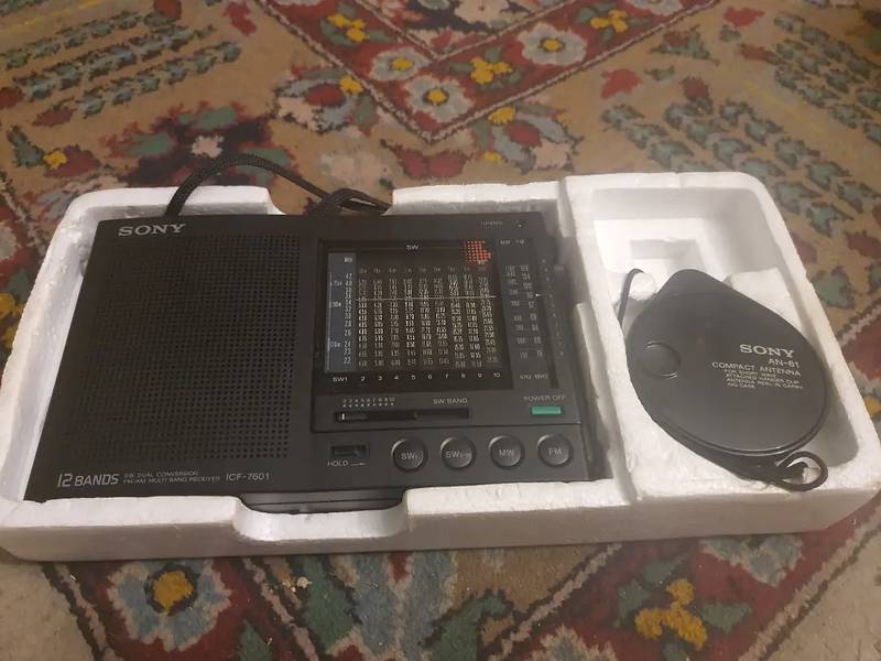 Sony ICF-7601 AM/FM/SW MULTI BAND RECEIVER 12 BANDS Portable Radio 1