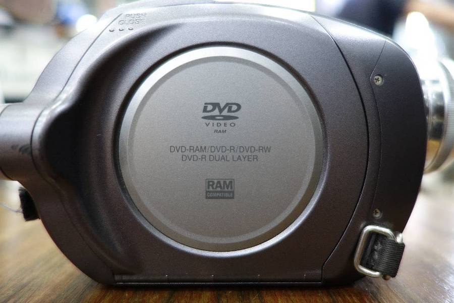 Panasonic VDR-D310 3CCD Professional Handycam With Input Made In Japan 5