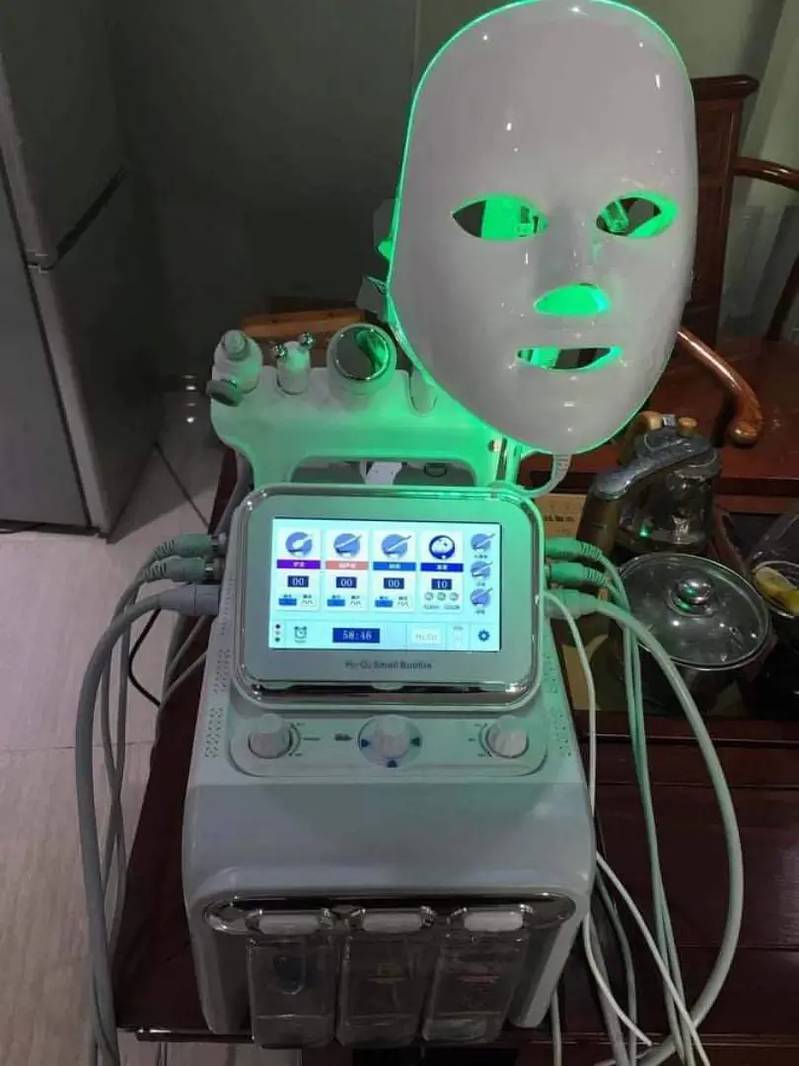 Hydra Facial Machine Available 8 in 1 Unit Gullberg. 2