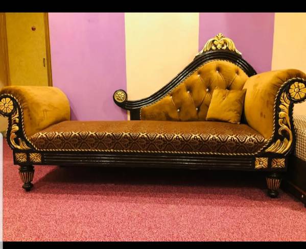 Dewan In Black And Golden Sofa