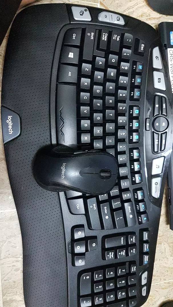 Logitech Wireless keyboard Mouse Package 2