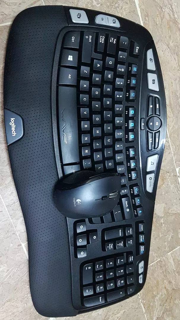 Logitech Wireless keyboard Mouse Package 3