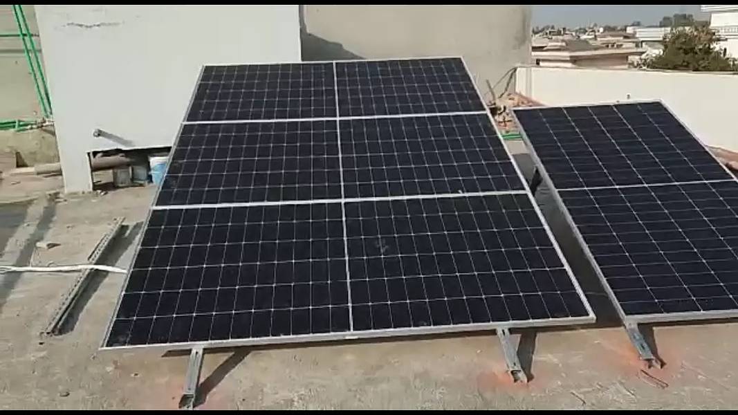 Solar system with air conditioner available 0