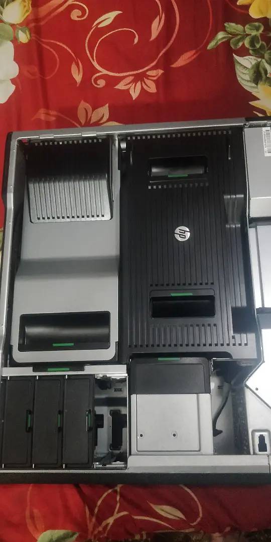 Hp Z840 workstation Dual Processor E5-2680 v4 (28 Cores and 56 Threads 2