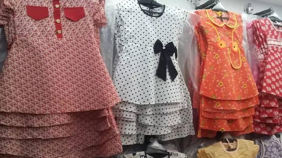 Girls frocks girls tites wholesale only 4