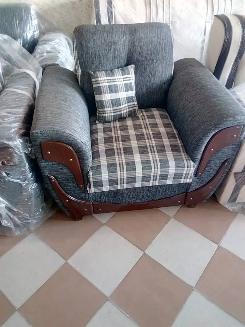 3 seater Sofa Combed with coshan free 0