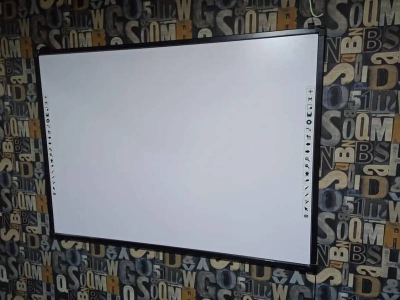 interactive Touch Board 85 inches ( with 2 software) 0