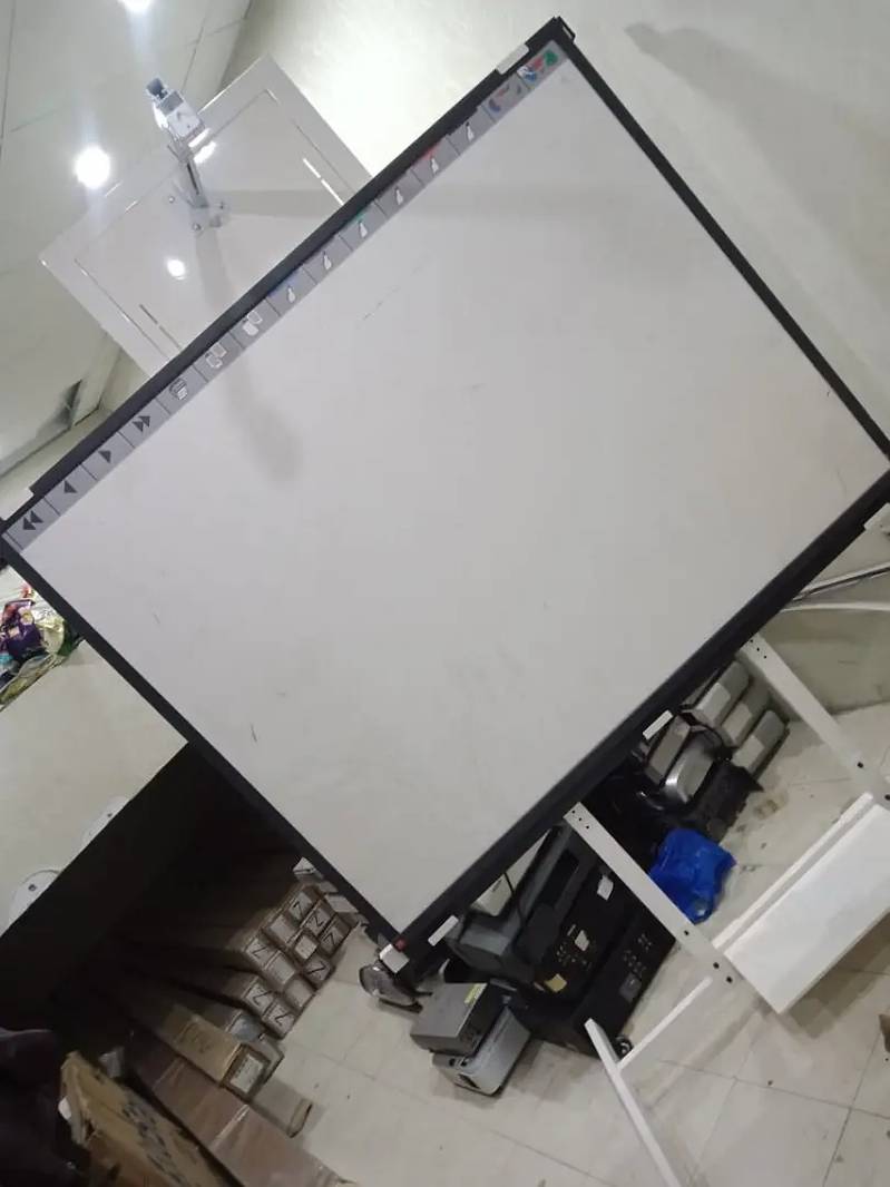 interactive Touch Board 85 inches ( with 2 software) 4