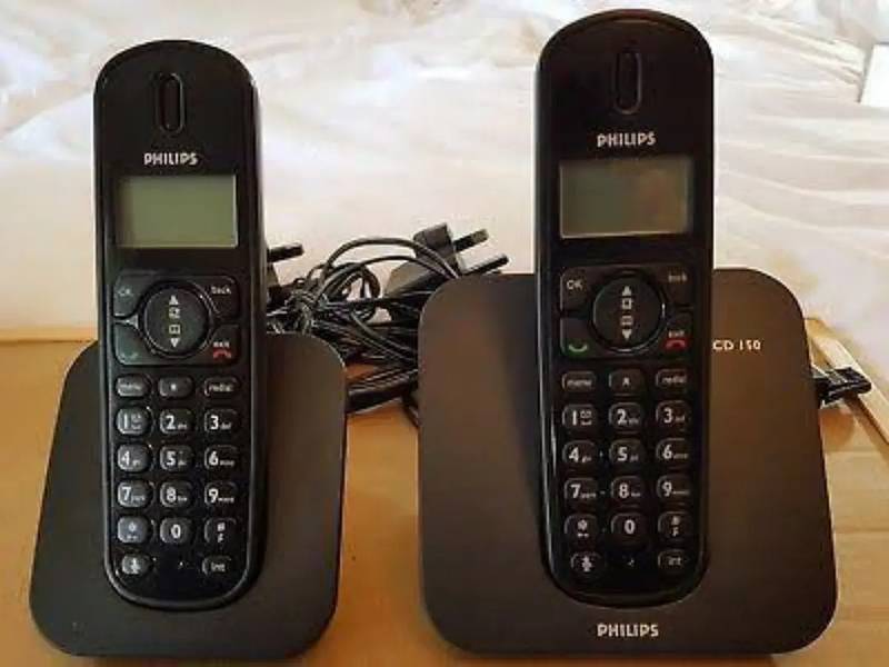 Cordless phone with wireless intercom by philips 0