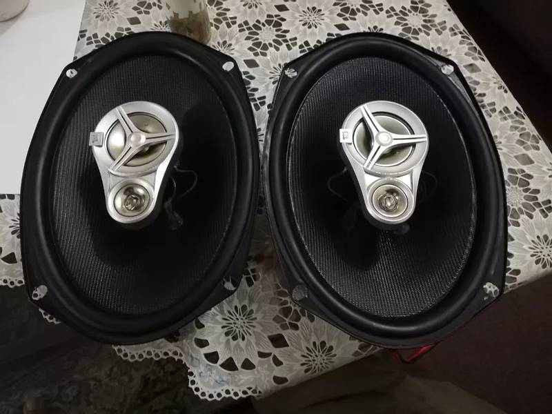 JBL Three-Way Speaker  in perfect condition 2