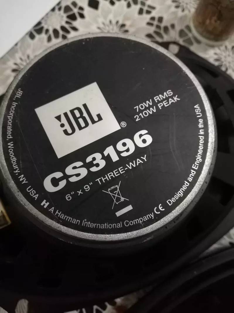 JBL Three-Way Speaker  in perfect condition 4