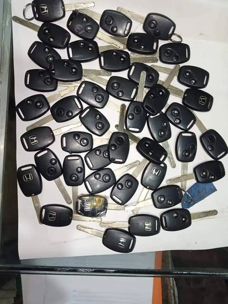 Smart key maker all types cars keys making & chip key  programming 8