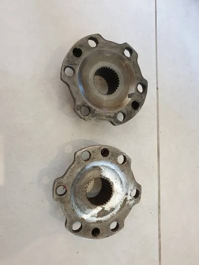 Land cruiser grand vx 98 to 06 front wheel hub threads