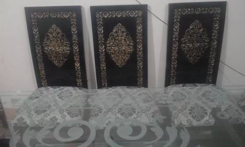 ڈاءننگ ٹیبل اور چھ کرسیاں خوبصورت بہترین شیشم کی لکڑی