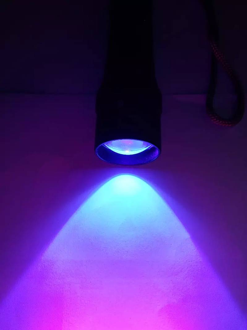 Imported USB Rechargeable Uv Torch Lights 2