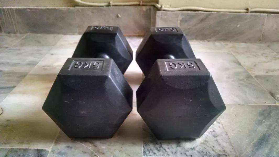 5 KG Hexagon Dumbell pair for sale 1