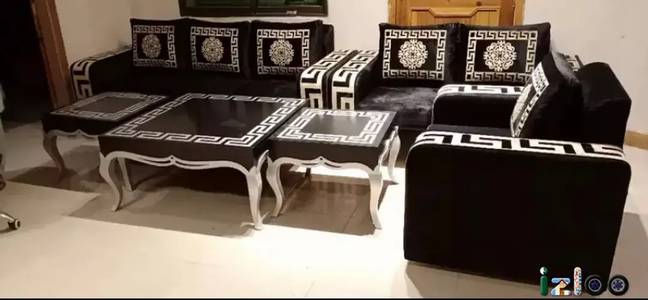 Branded sofa set in All colour