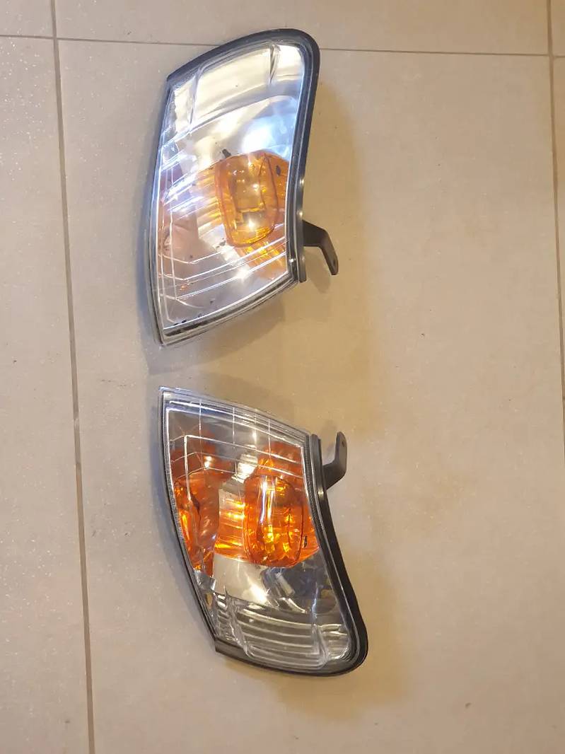 Toyota corolla indus front pair left right indicator turn signal light 0