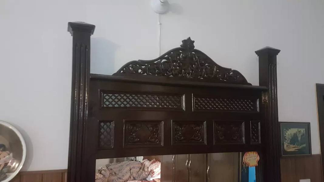 Dressing table 1
