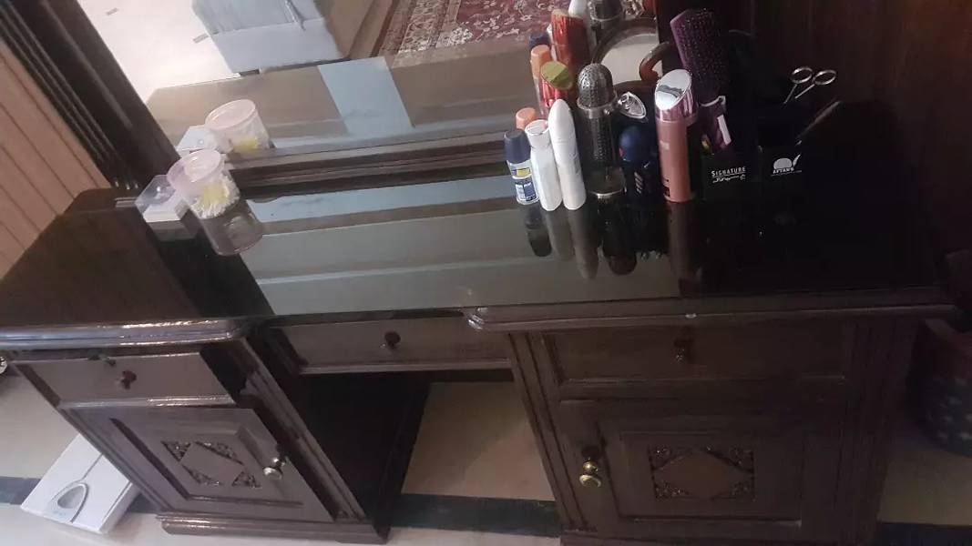 Dressing table 2