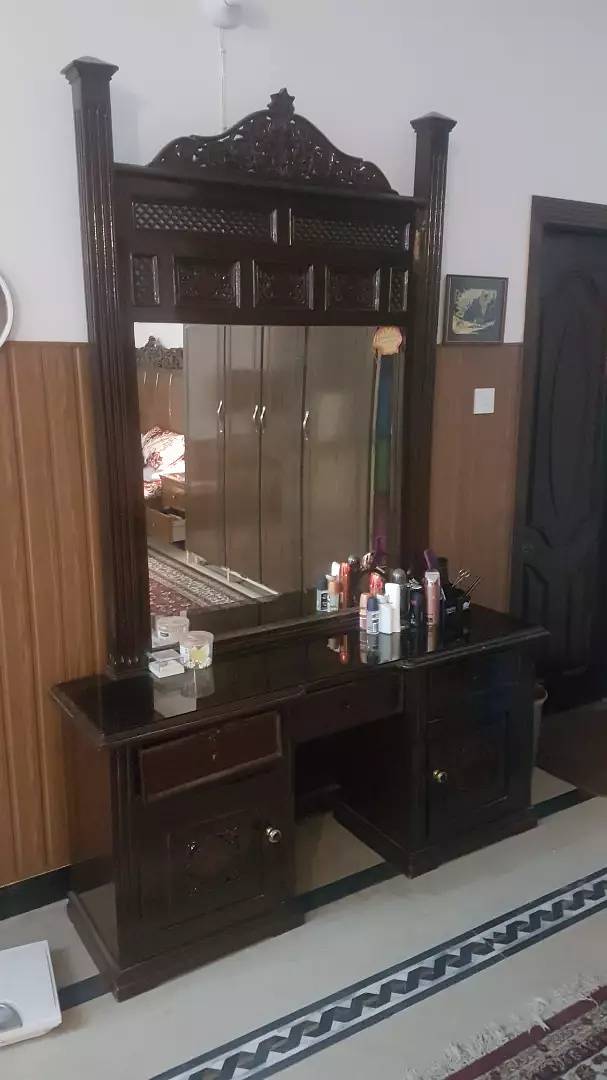 Dressing table 3