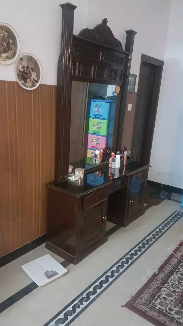 Dressing table 4
