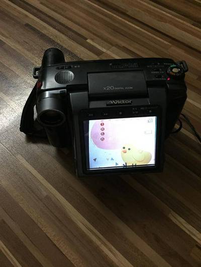 victor lcd  movie camera