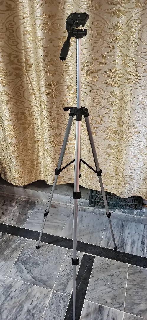 Tripod Stand 330A Best Quality Used With Mobile DSLR 1