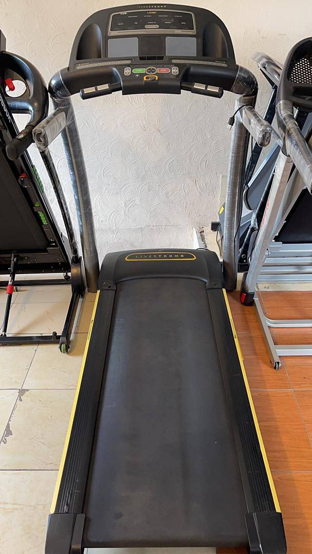 USED american japan uk treadmill avaible whole sale rate 6