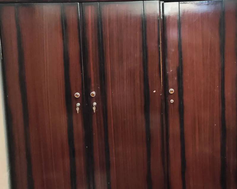 Selling my wall cupboard. . . 3