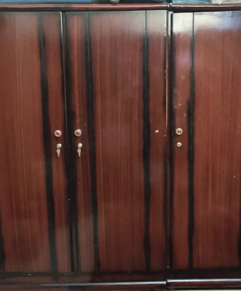 Selling my wall cupboard. . . 4