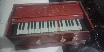 Harmonium available