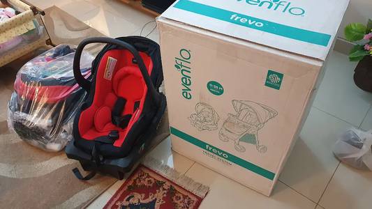 Evenflo Push Chair and Carry Cot. Complete Package