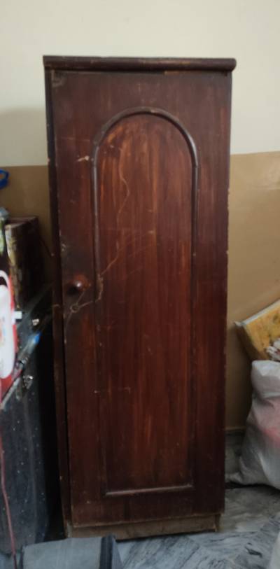 Selling Single Almari