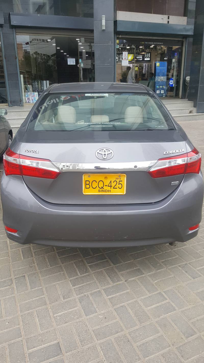 toyota corolla gli. 2015. (dec 2014) 1