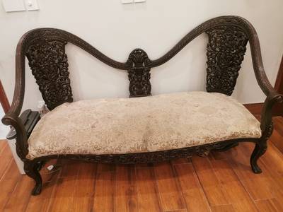 Two Seater Settee Dewan