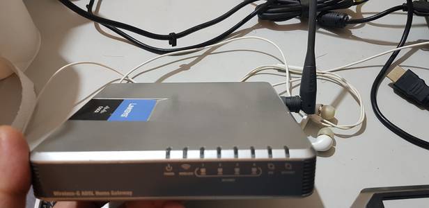 linksys adsl 2+ modem and router