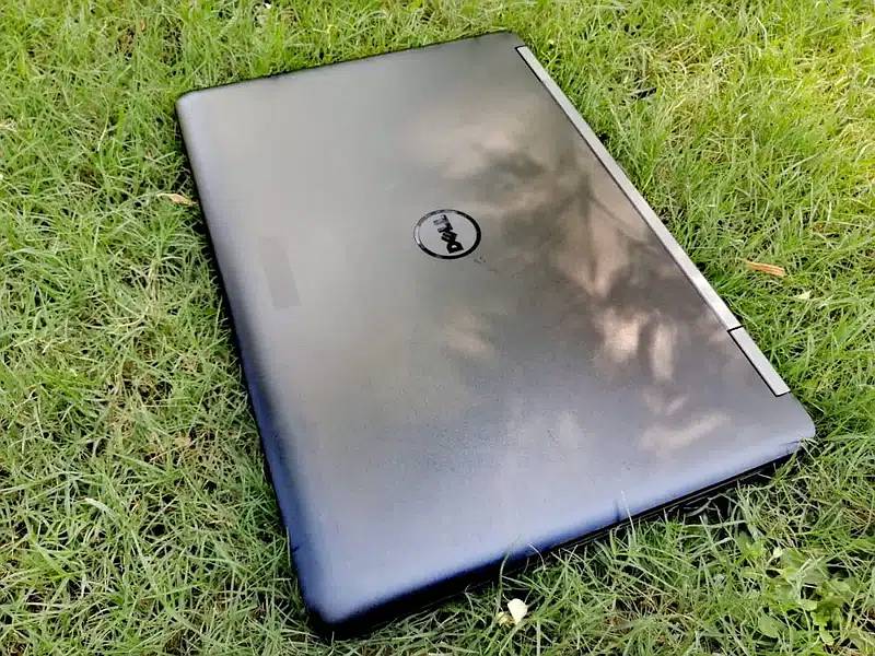 Dell Latitude E5540 2