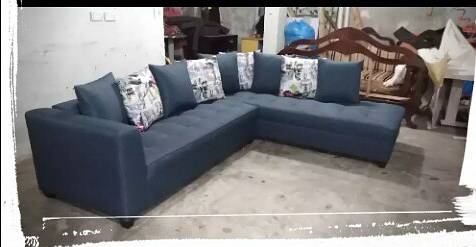 Beautiful design L shape sofa set available on easy payment 3