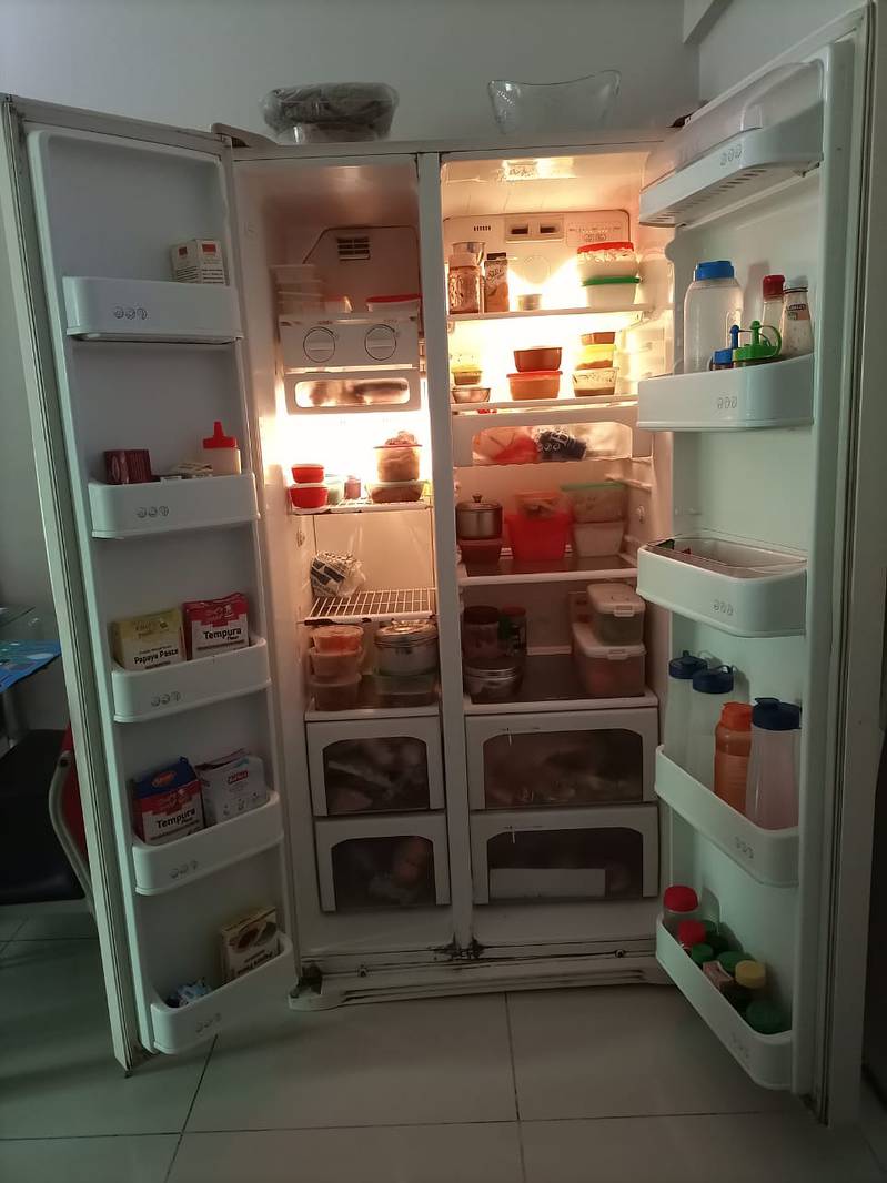 LG side by side Refrigerator 4