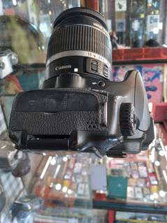 dslr camera canon 60d kit lens 18/55 only 35000/= WhatsApp 03212306356