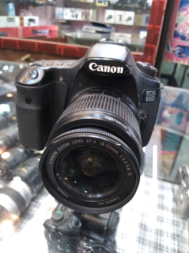 dslr camera canon 60d kit lens 18/55 only 35000/= WhatsApp 03212306356 3