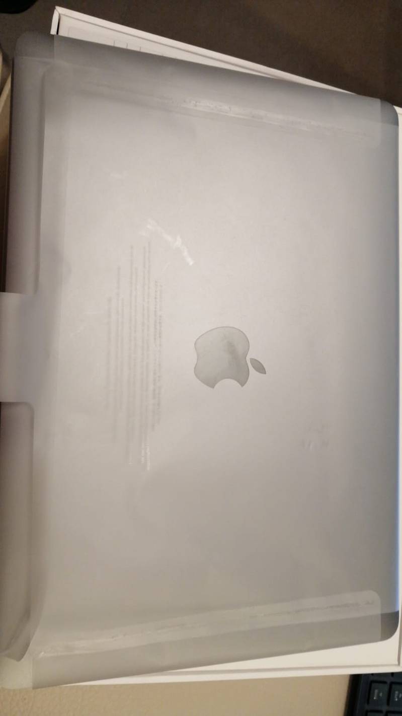 Macbook Mac Book pro 2019 only 79 cyles 0