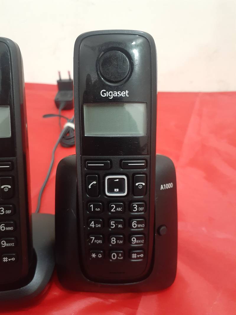 cordless phone with wireless intercom by German 2